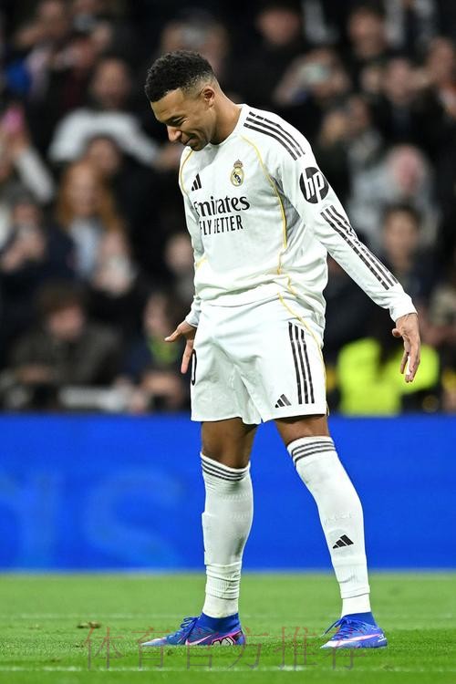 马卡:塞维利亚曾提供孔德优先签约权 但皇马拒绝 马卡:塞维利亚曾提供孔德优先签约权 但皇马拒绝