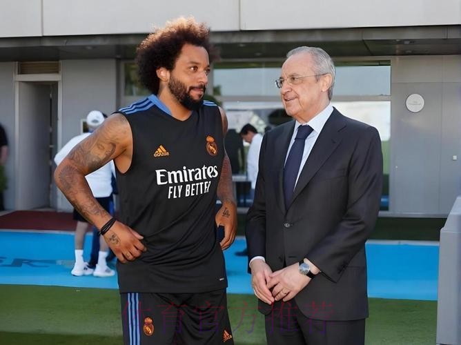 马卡:塞维利亚曾提供孔德优先签约权 但皇马拒绝 马卡:塞维利亚曾提供孔德优先签约权 但皇马拒绝