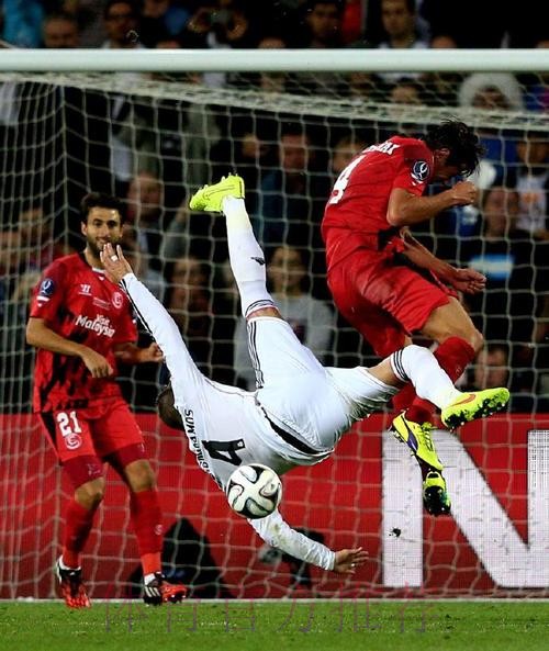 在近6场拉莫斯缺阵的欧冠比赛中 皇马1胜5负 在近6场拉莫斯缺阵的欧冠比赛中 皇马1胜5负