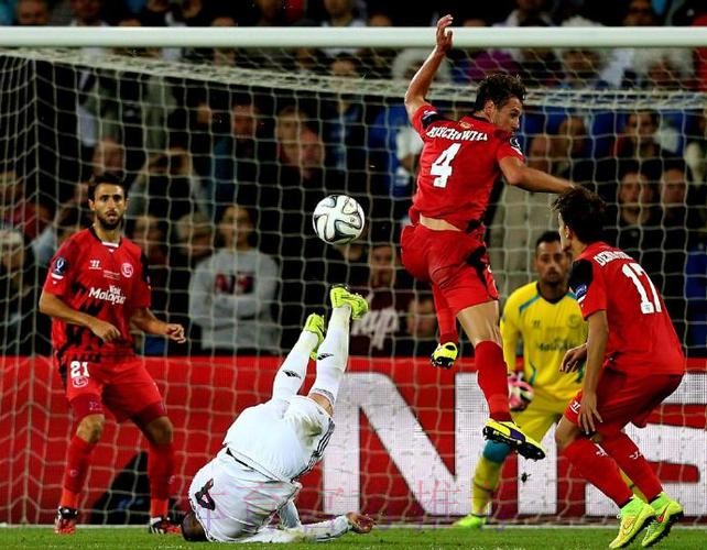 在近6场拉莫斯缺阵的欧冠比赛中 皇马1胜5负 在近6场拉莫斯缺阵的欧冠比赛中 皇马1胜5负